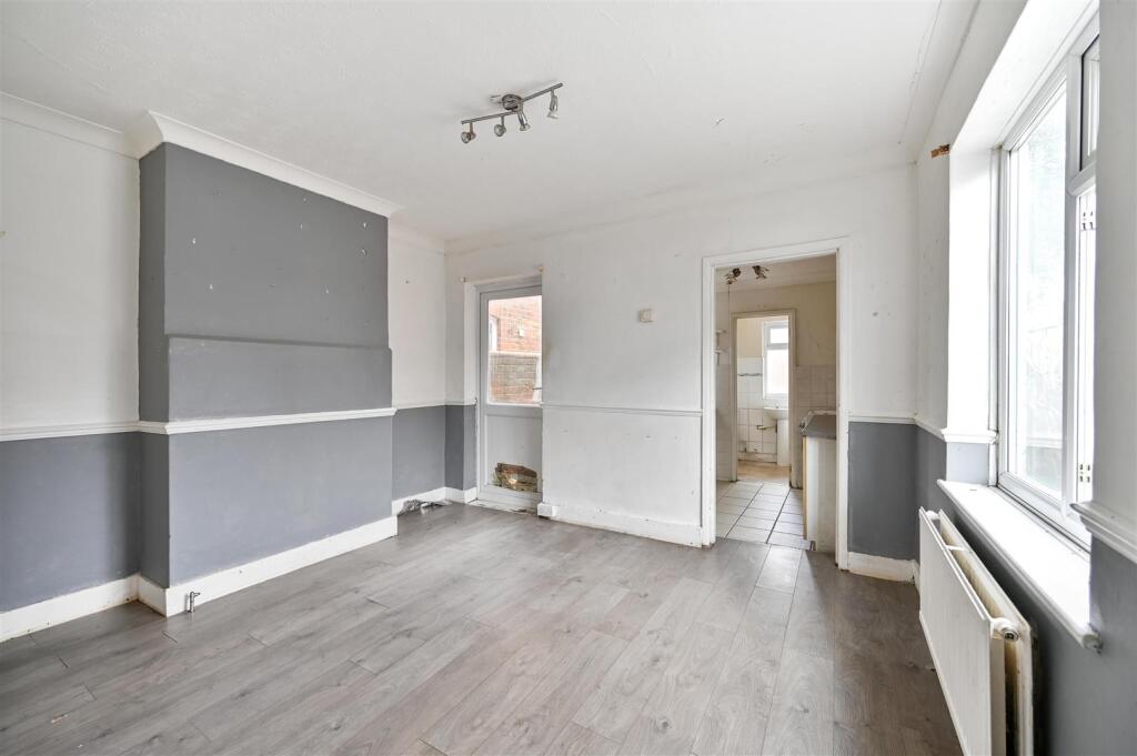 House in Reading, Dee Park - View 5