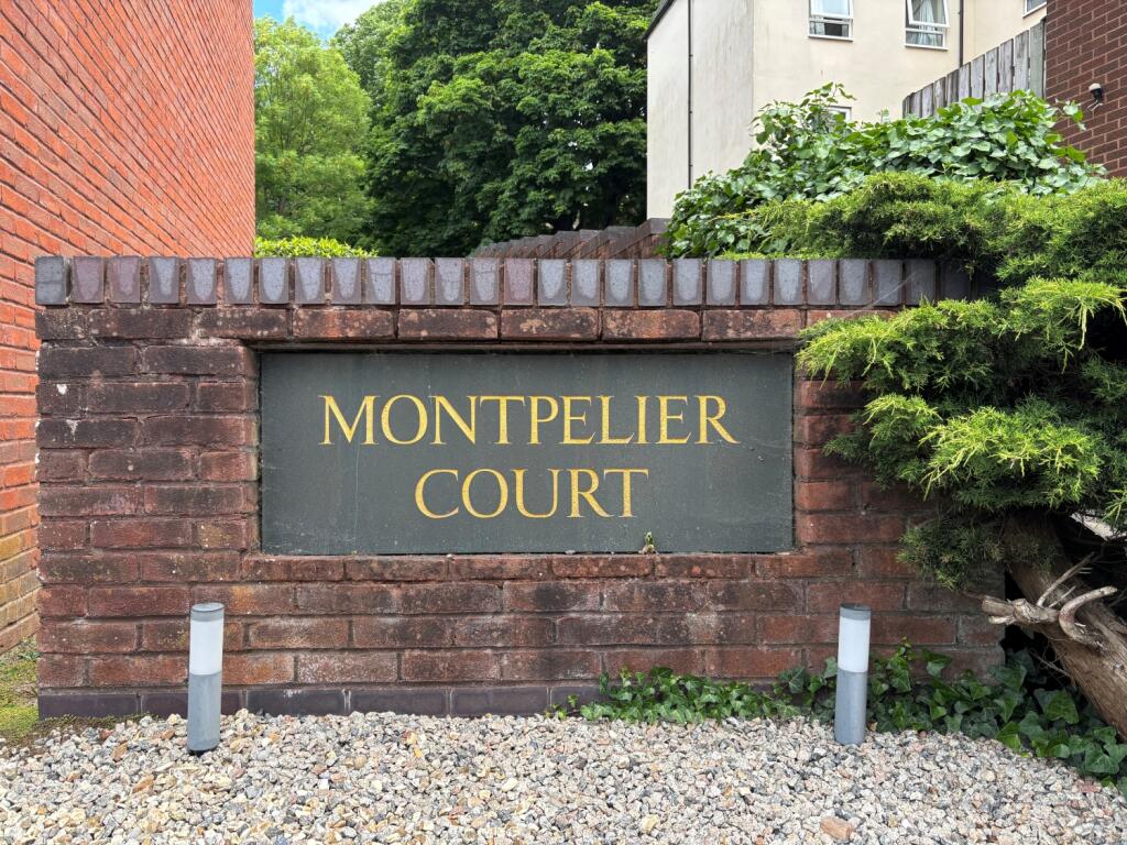 Montpelier Court, St. Davids Hill, Exeter, Devon, EX4 photo 2
