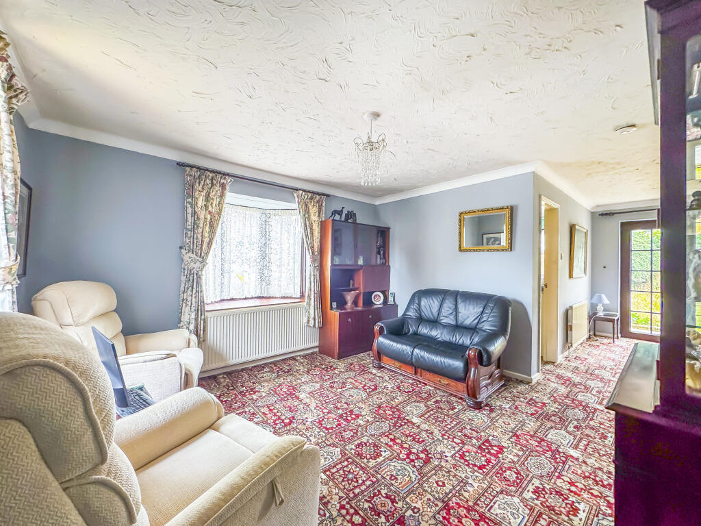 Bill Rickaby Drive, Newmarket, Suffolk photo 2