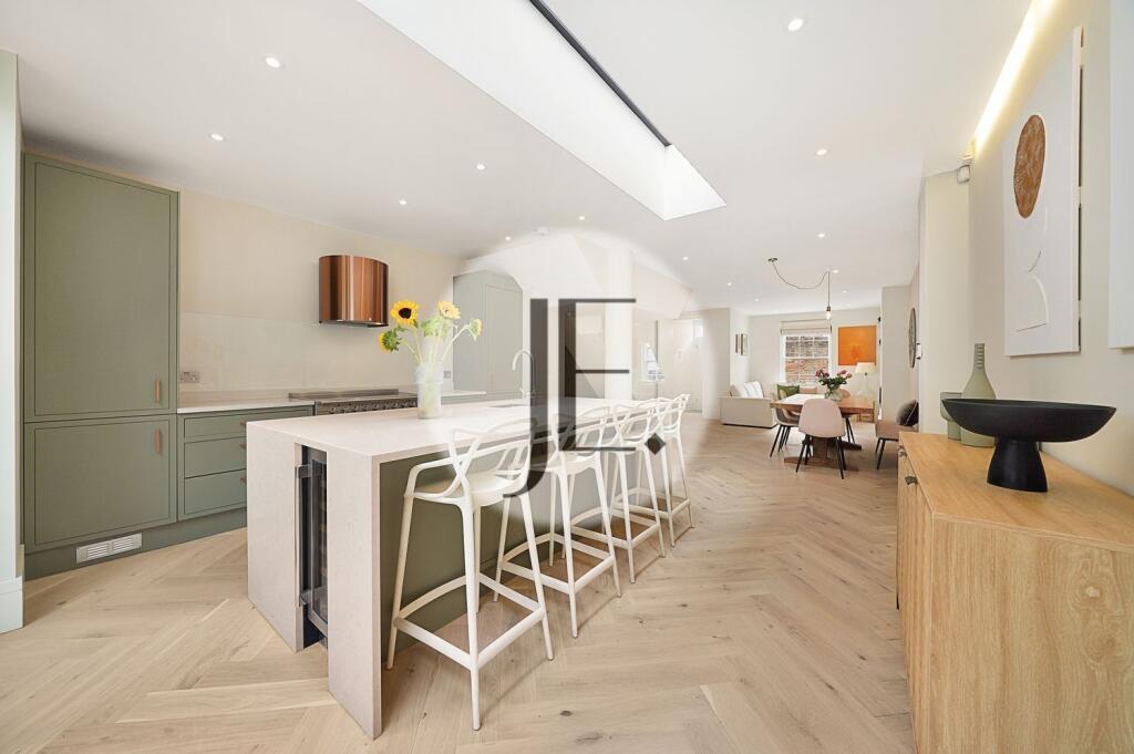 Main image of property: Pottery Lane, London, W11 4LZ
