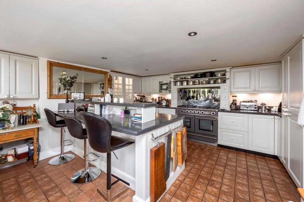 House in Redhill - View 2