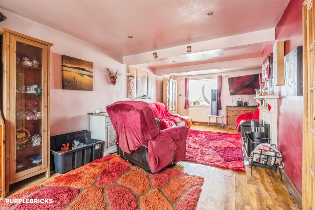 House in Mole Valley, Surrey - More