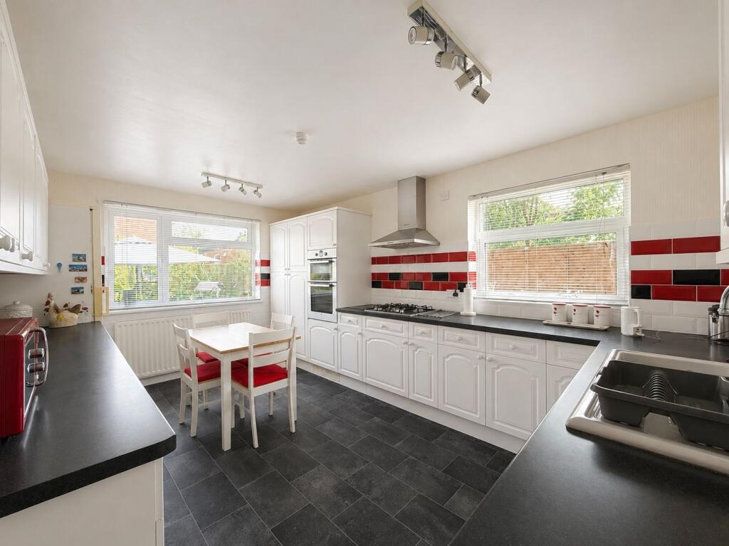 Meadow Croft, Wythall, B47 6EH photo 4