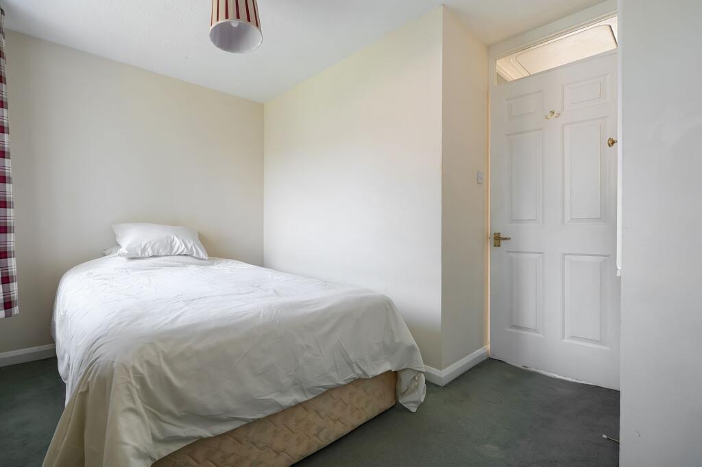 House in Slough - View 5