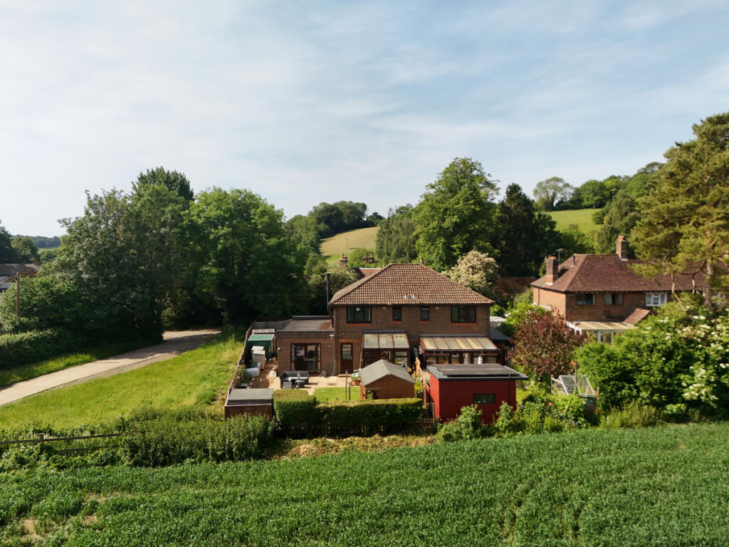 Ashcroft Lane, Finchdean, PO8 - View 4