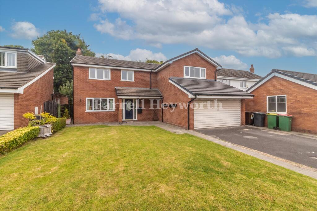 4-bed detached on Fairways, Fulwood, Preston, £400,000