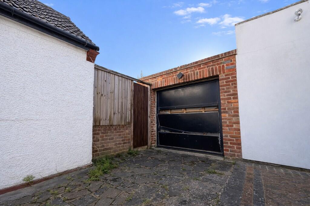 Main image of property: Burnt Ash Hill, London, SE12