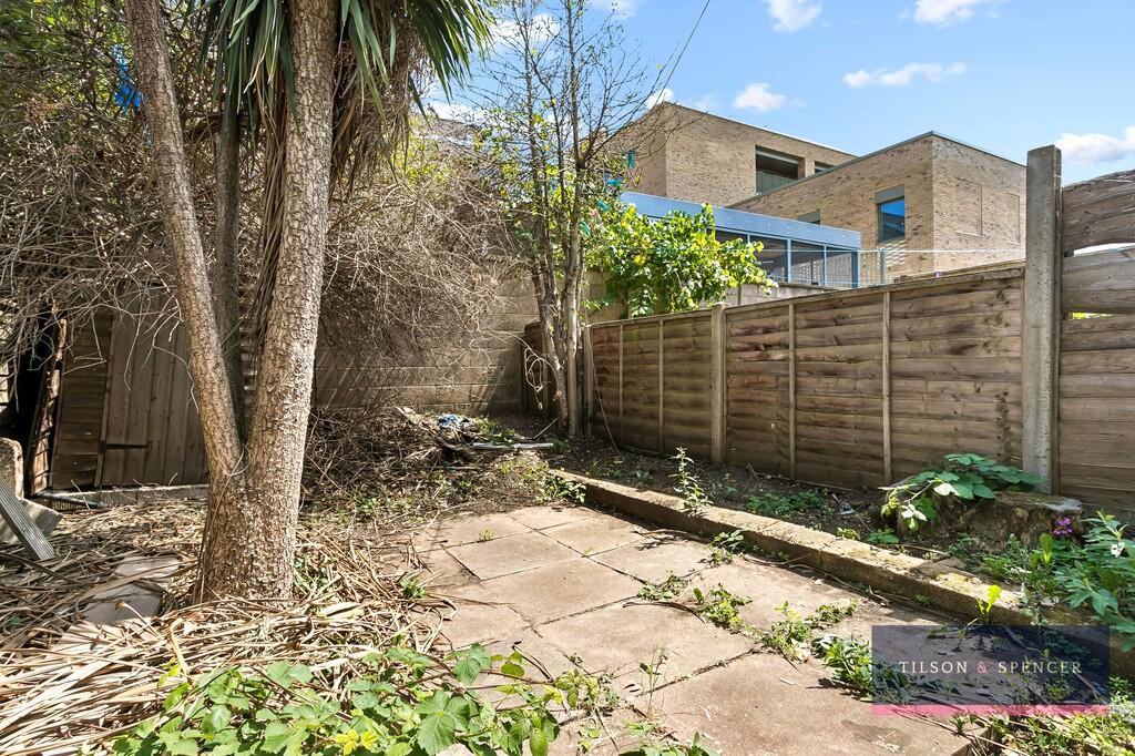 Kimberley Road, London, N18 photo 4