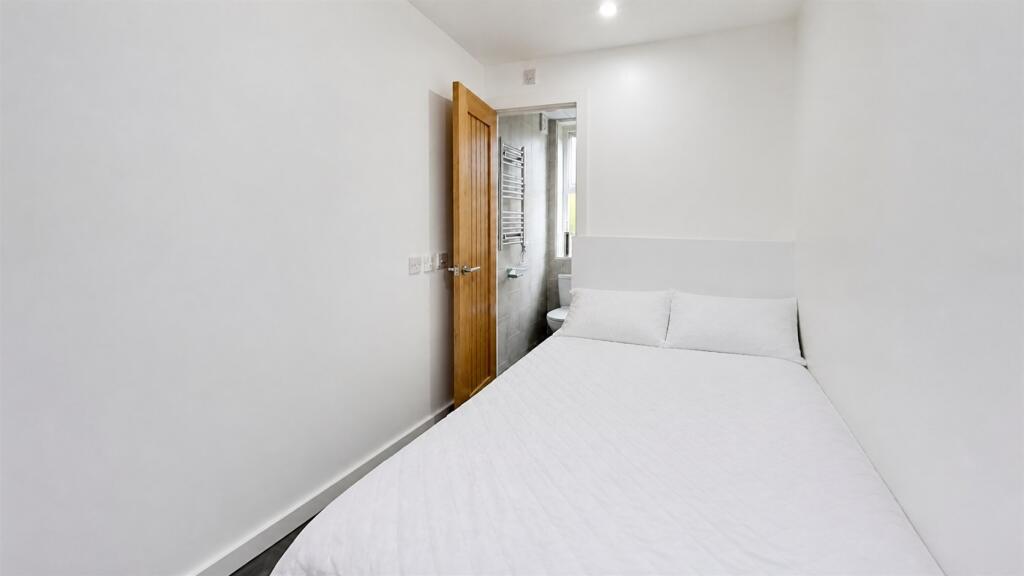 House in Birmingham, Bournbrook - More