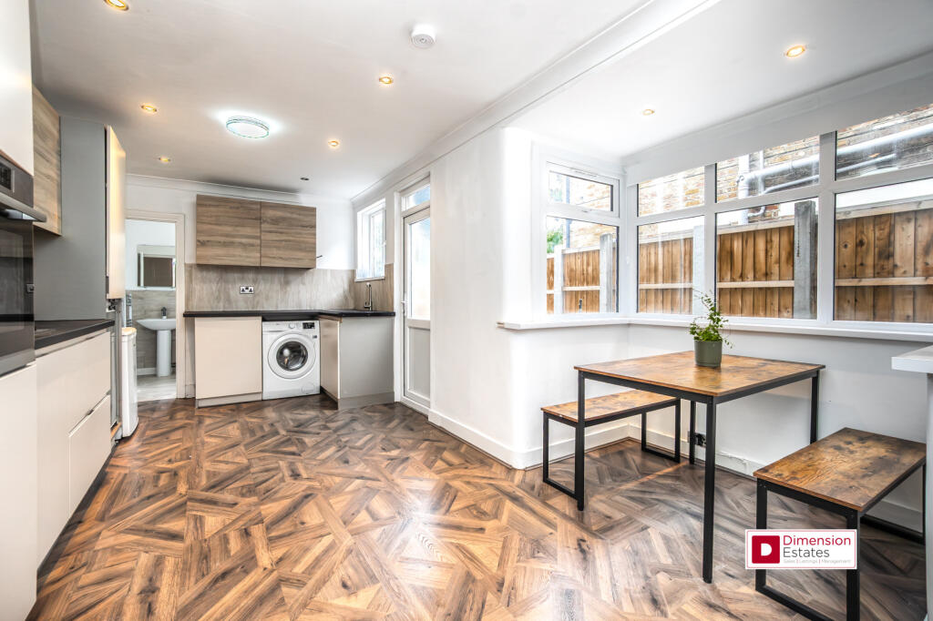 House in London - View 3