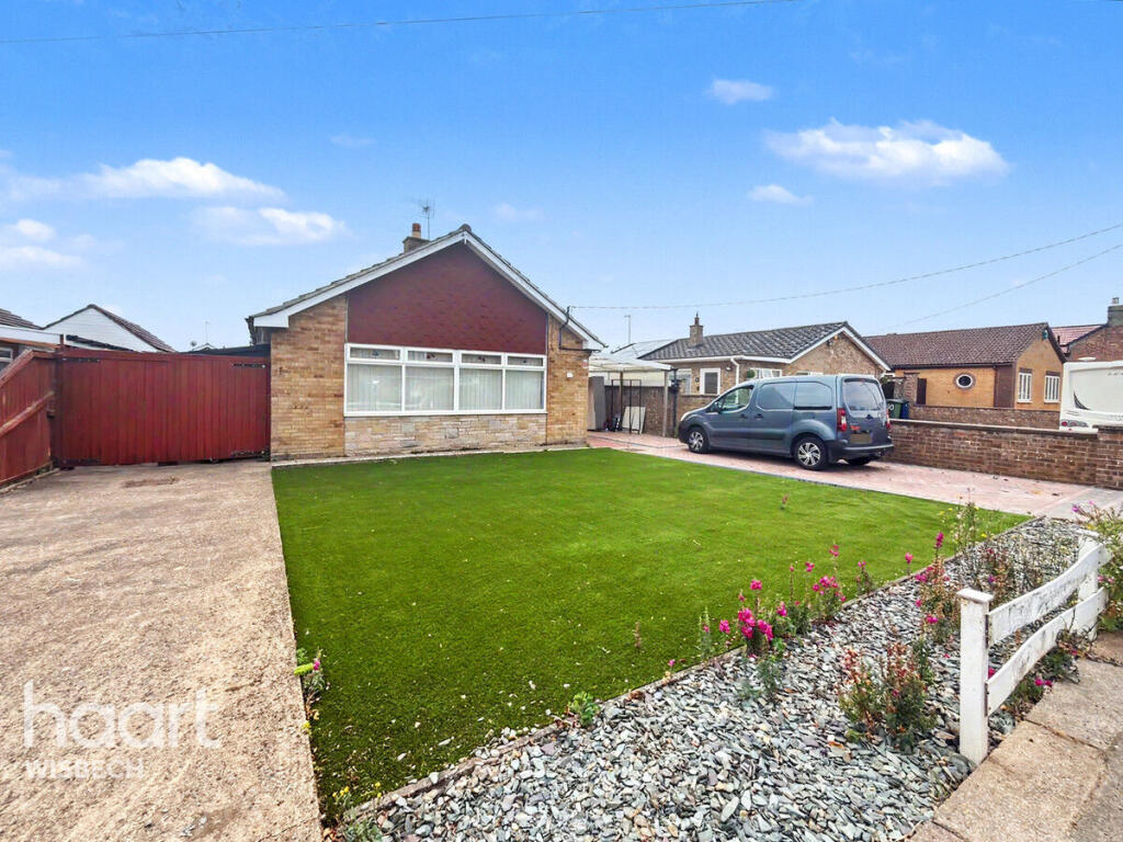3-bed detached on The Stitch, Friday Bridge, £270,000