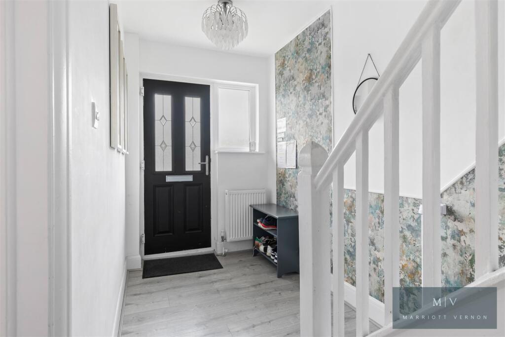 House in Croydon - View 5