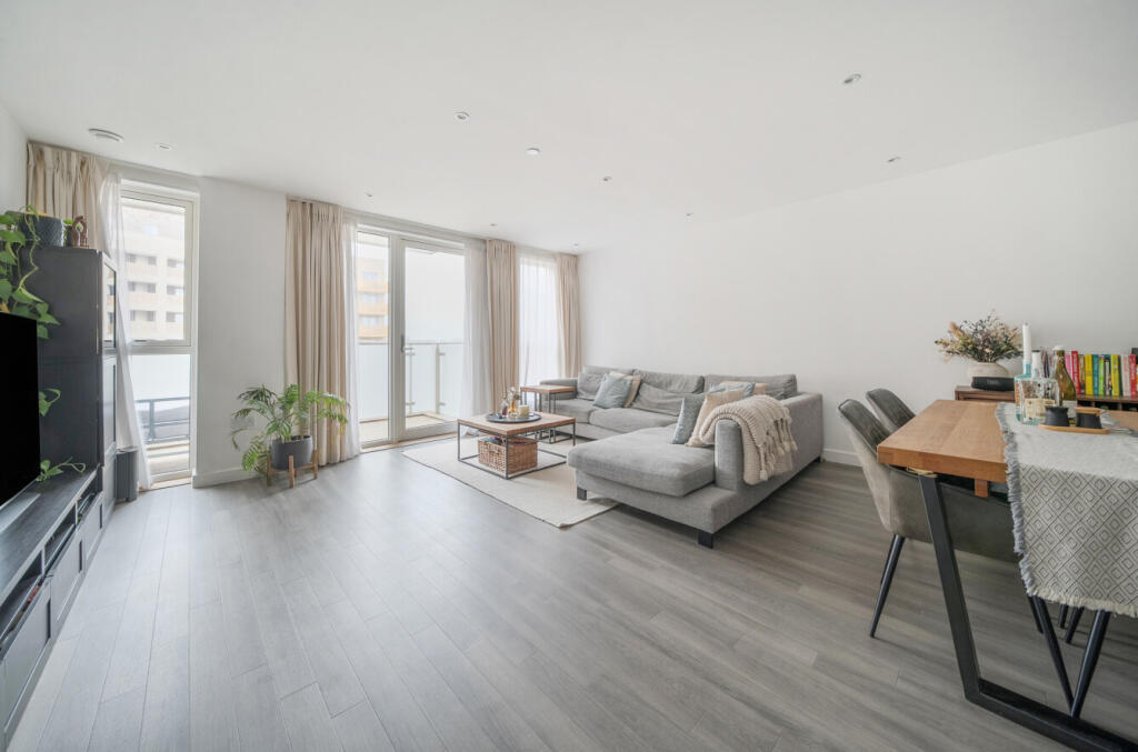 Main image of property: Avenue Road, London, W3