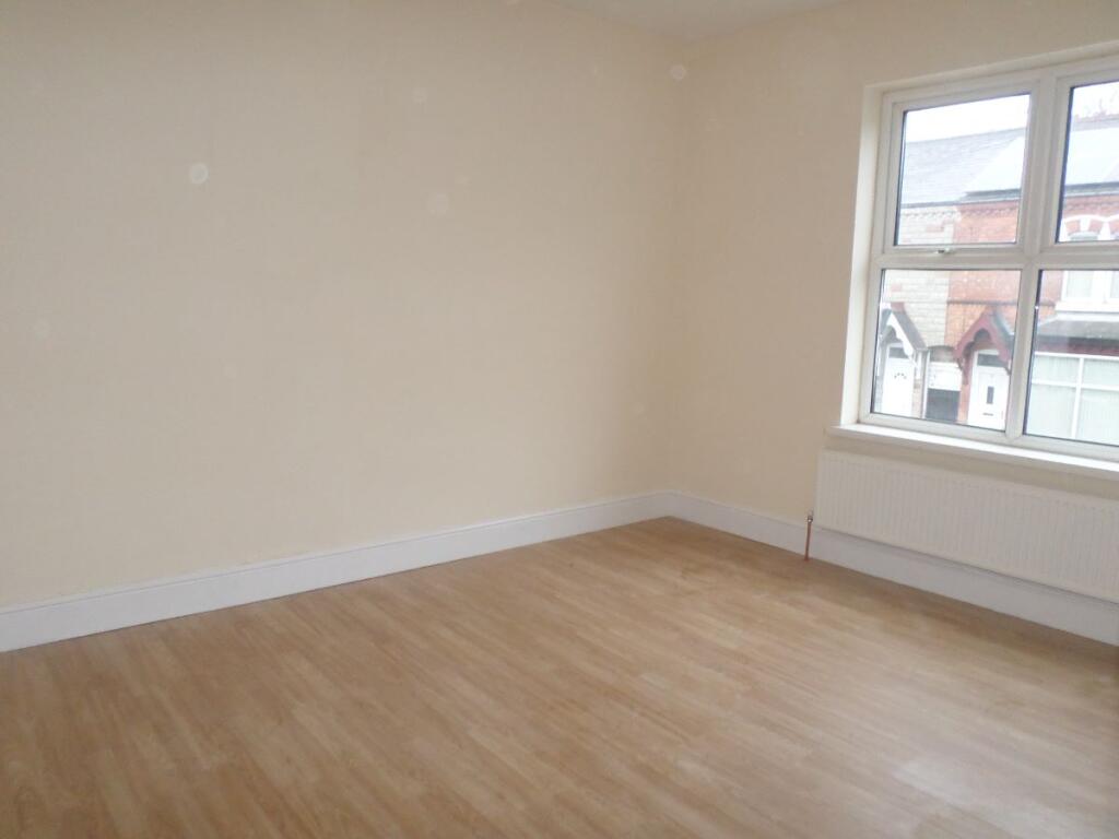 Apartment in Sandwell, West Midlands - View 3