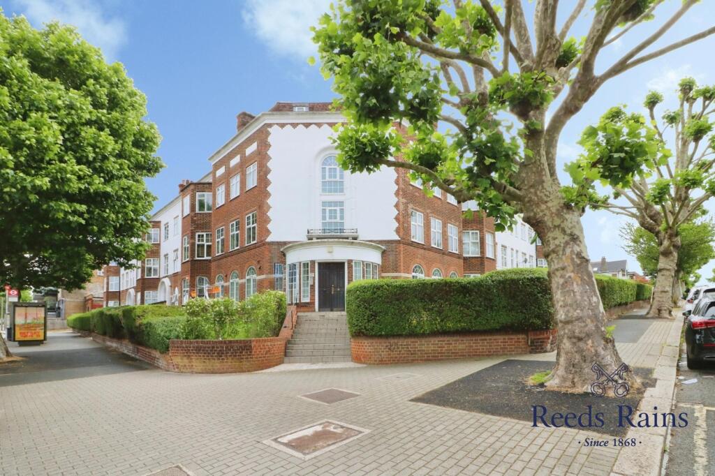 Main image of property: Regents Park Road, London, N3