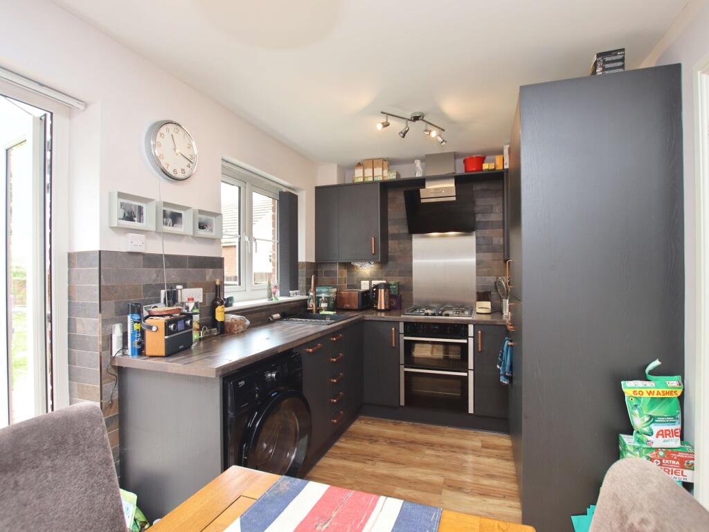 House in Cardiff, Llanharry - View 5