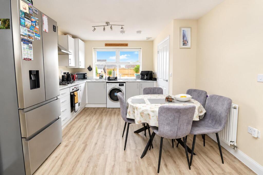 Belfry Avenue, Hatfield Peverel, Chelmsford photo 4