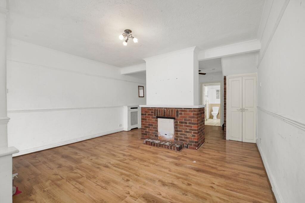 House in Dagenham - View 5