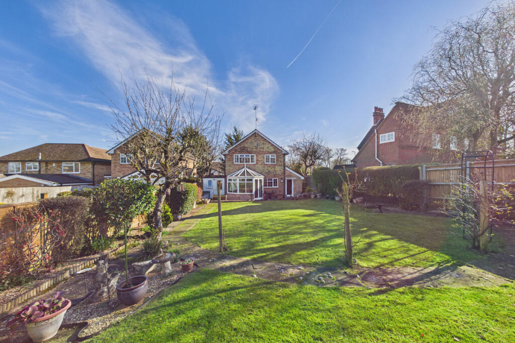 House in Dacorum, Leverstock Green - View 2