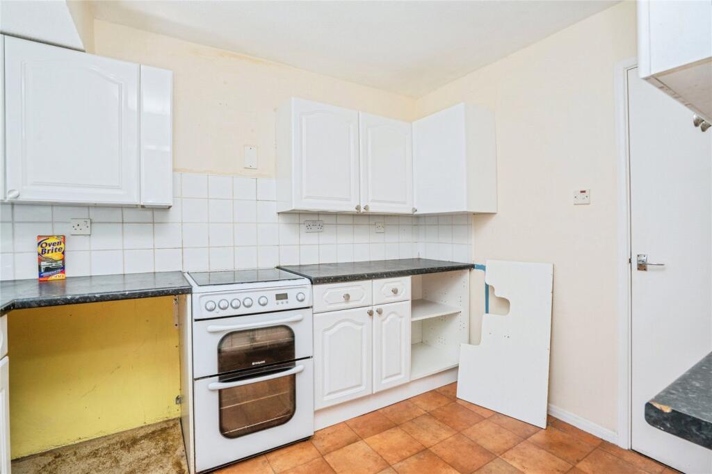 Estridge Close, Bursledon, Southampton, Hampshire, SO31 photo 4