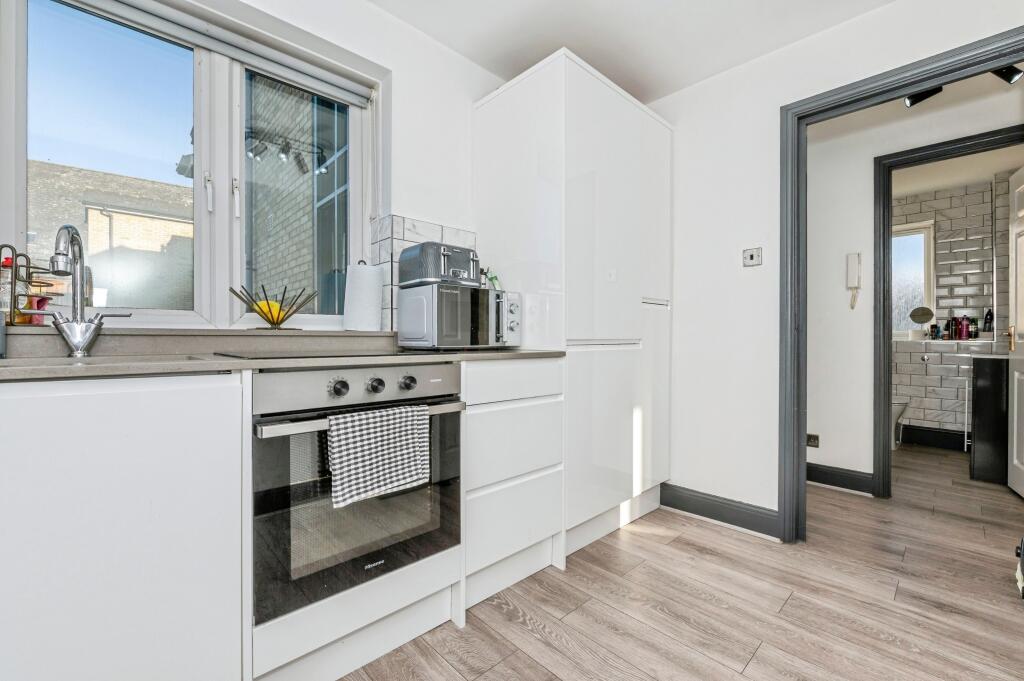 Clifton Road, Gravesend, DA11 - View 4