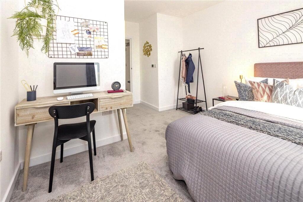 Apartment in Southall - More