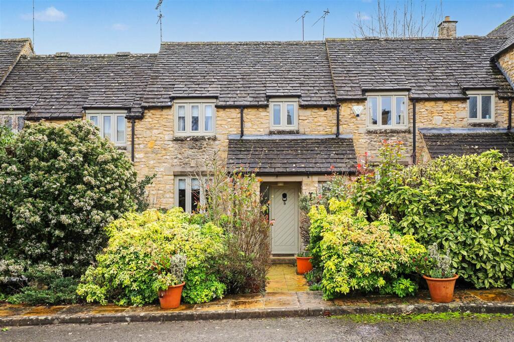 Main image of property: Chapmans Piece, Witney Street, Burford