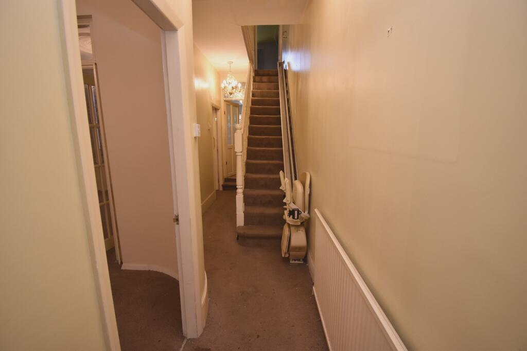 Vincent Road, Highams Park , London. E4 9PP photo 3