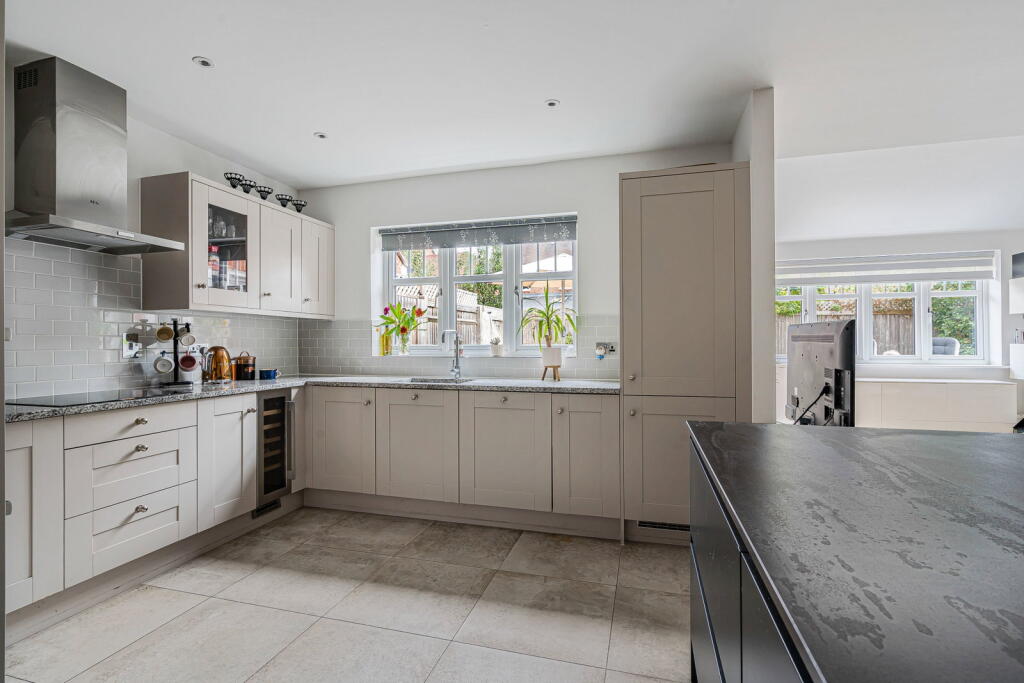 House in Waverley, Cranleigh - More