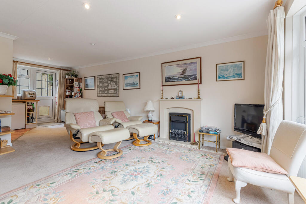 House in Dartmouth - View 4