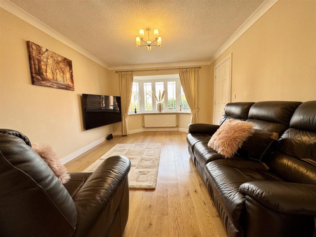 House in Huddersfield, Clayton West - More