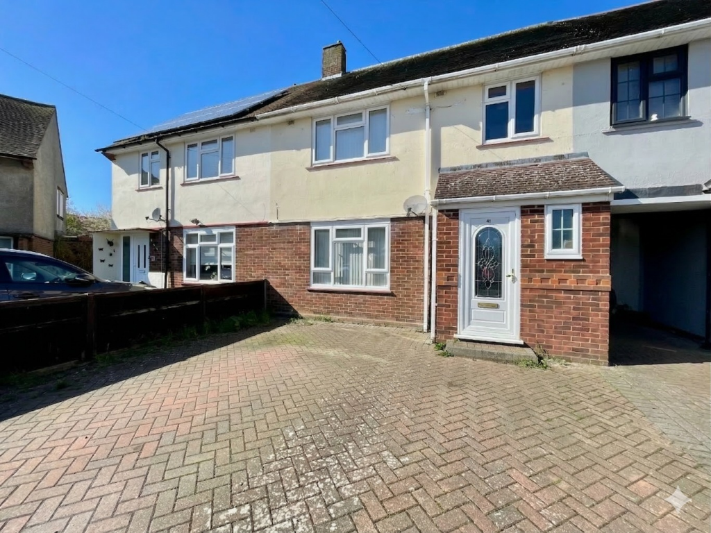 3-bed terraced on Northdrift Way, Luton, Bedfordshire, LU1 5JF, £350,000