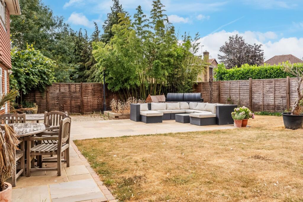 House in Guildford, West Clandon - View 2