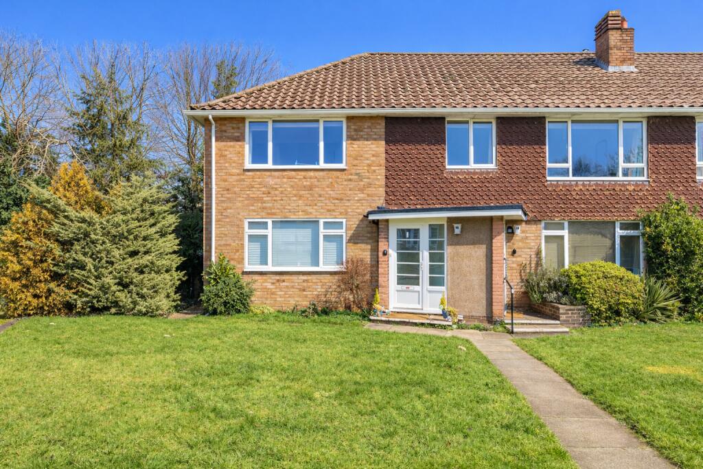 Main image of property: Charmouth Court, St. Albans, Hertfordshire, AL1