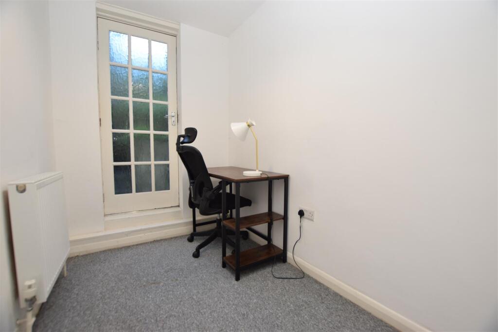 Apartment in Tonbridge - More