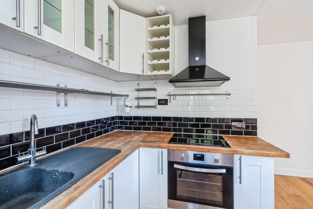 Apartment in Bath, Kingsmead - View 3