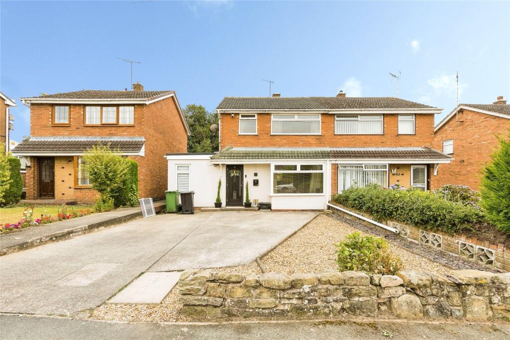 Main image of property: Ffordd Alun, Wrexham, LL12