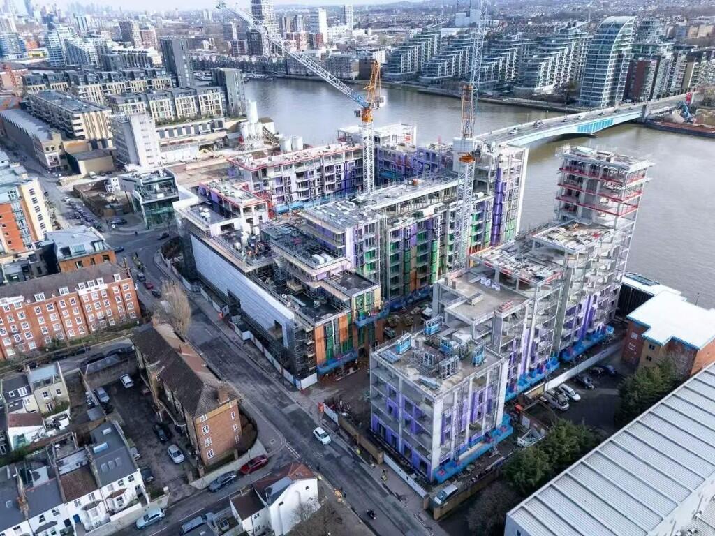 Studio apartment on Carnwath Road, London, SW6, £578,000