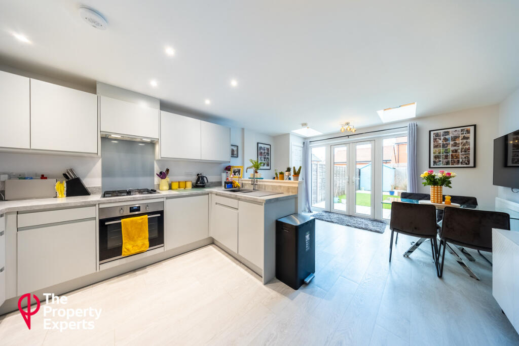 Newlands Close, Shinfield, RG2 photo 4