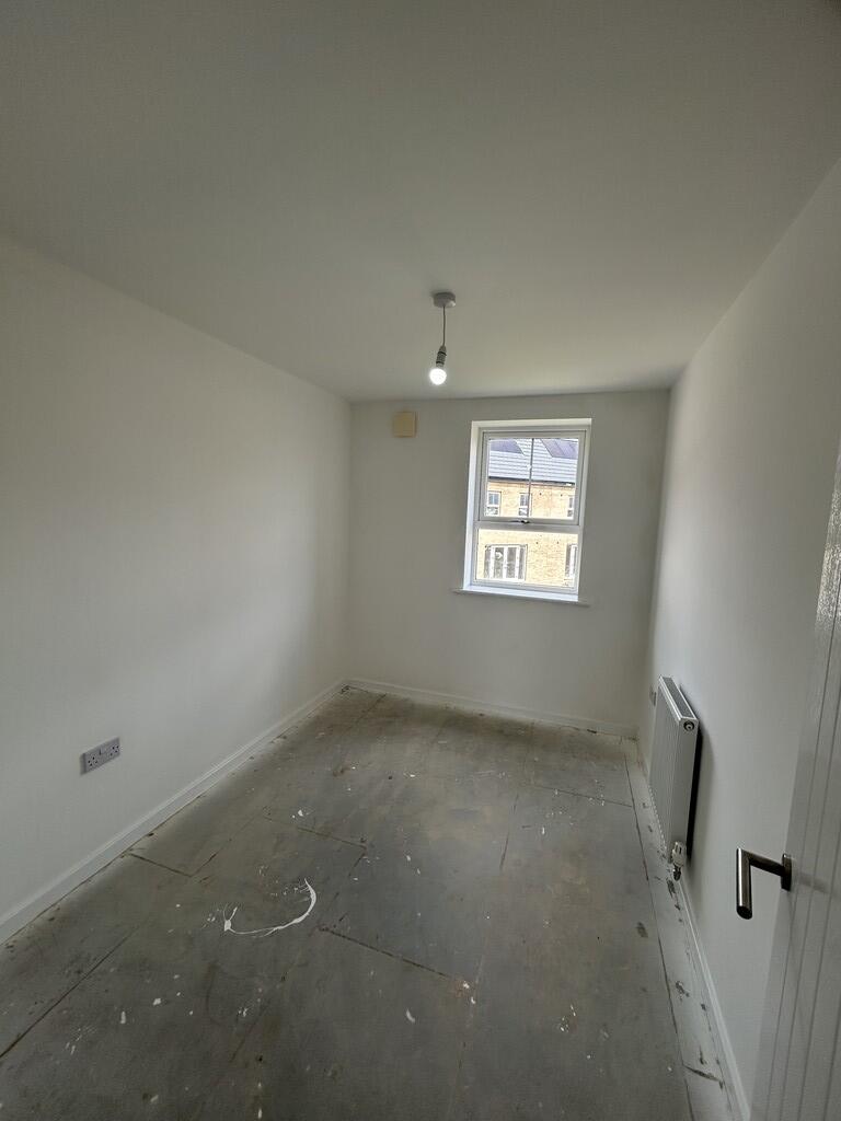 House in Hull - View 5