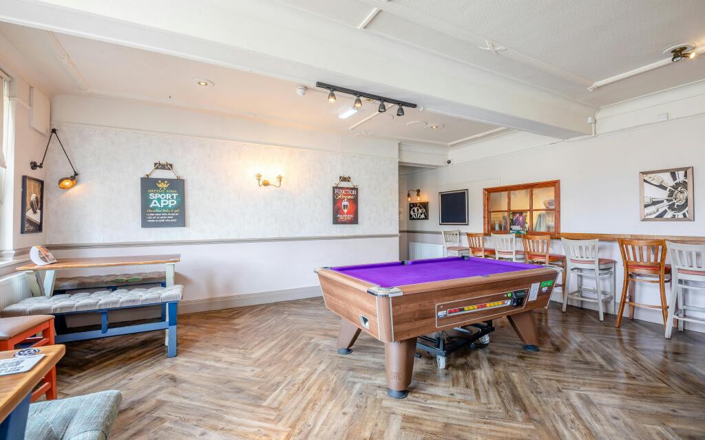 8644242-interior04.jpg