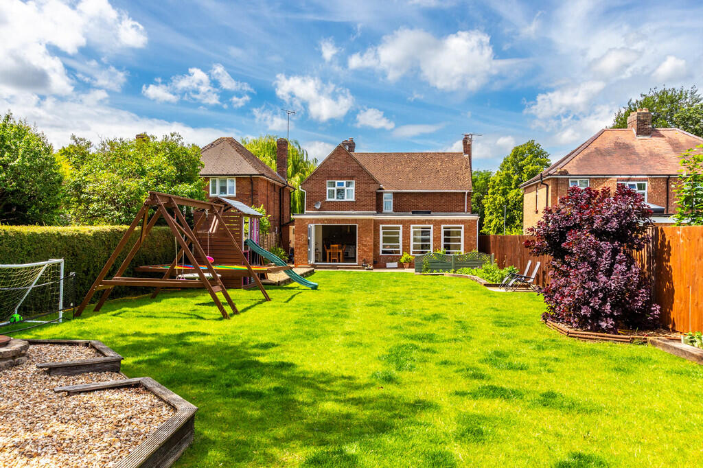 Windmill Banks, Higham Ferrers - View 2