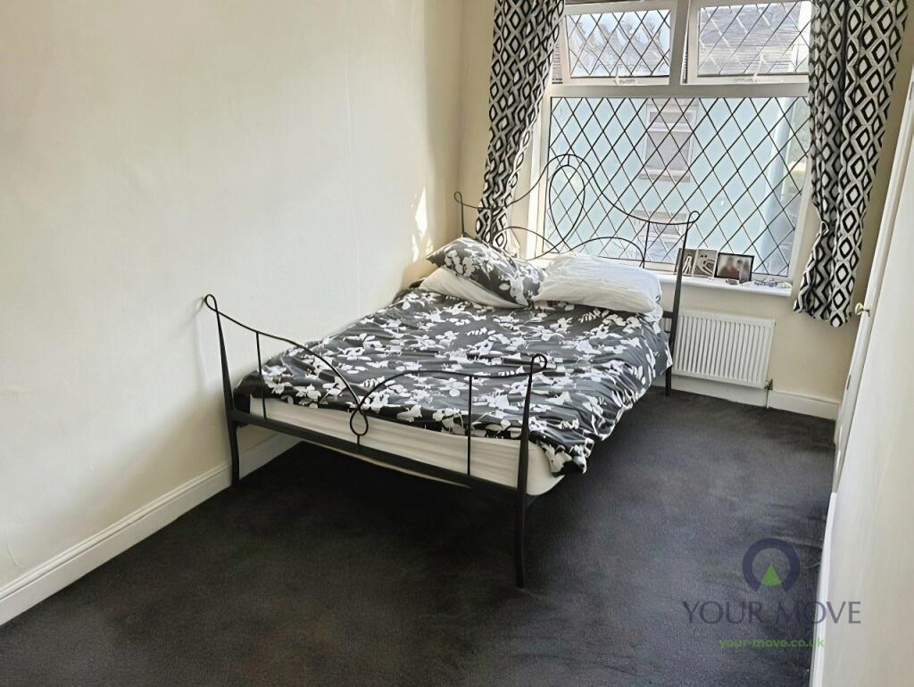 House in North West Leicestershire, Ibstock - More