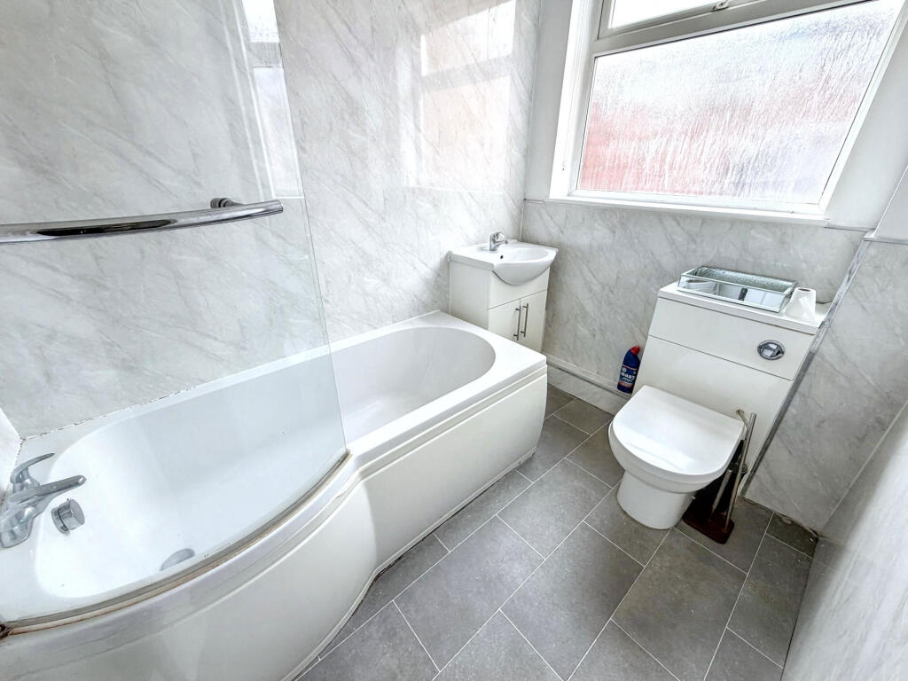 Apartment in North Tyneside, Preston - View 4
