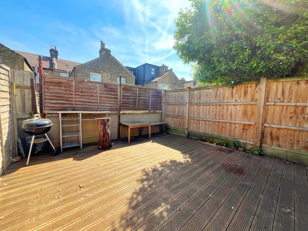 2 bedroom house for rent