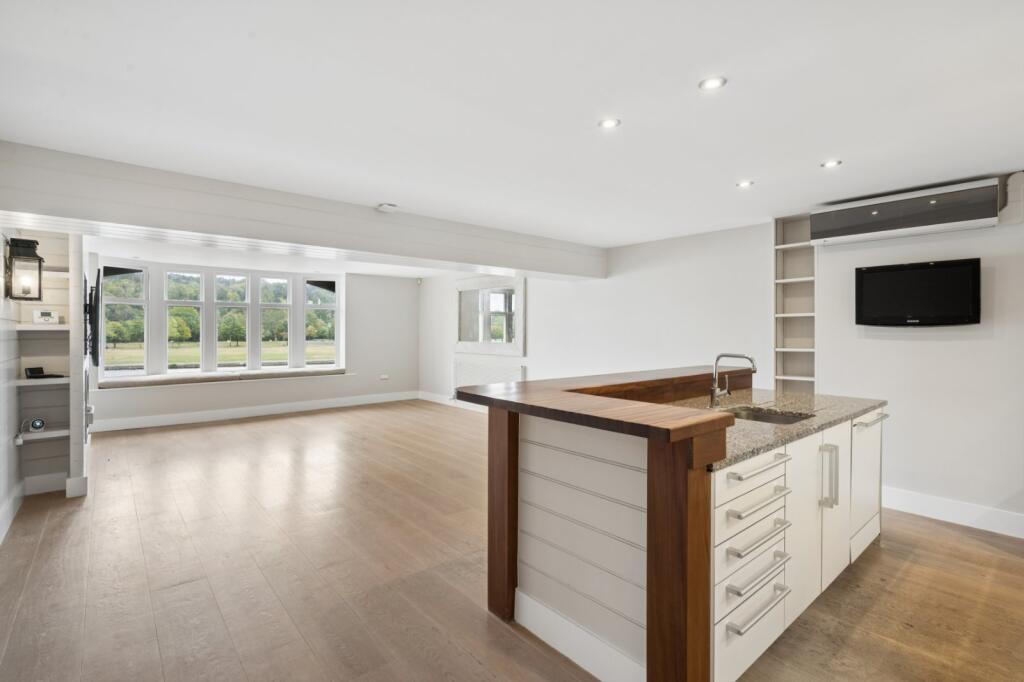 Apartment in Reading - More