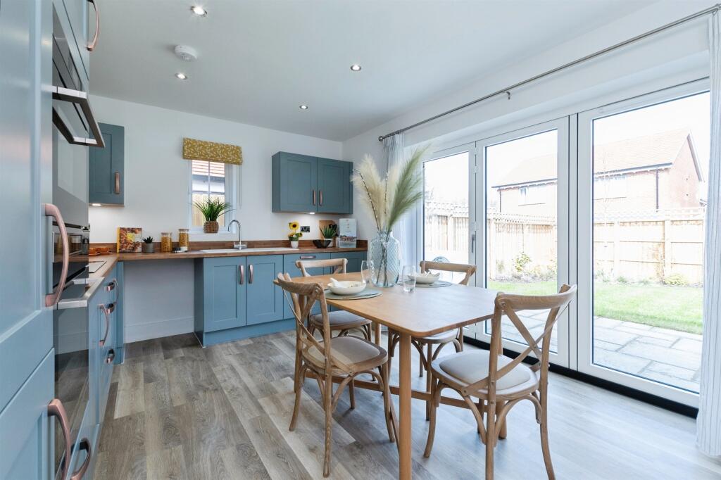 Edmondsham Road, Verwood photo 3