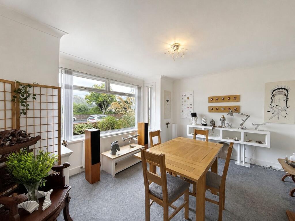 House in Ayr, Belmont - View 5