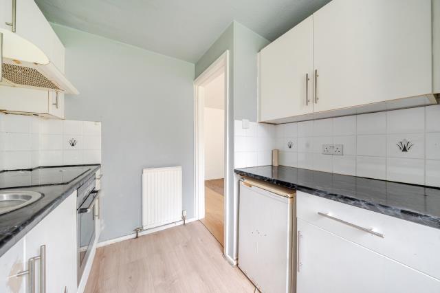 Apartment in Slough, Windsor and Maidenhead - View 3