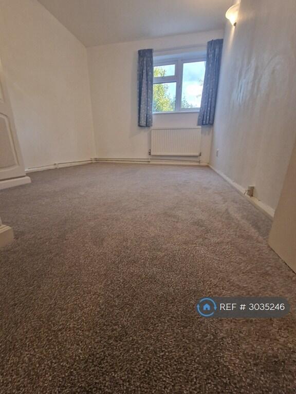 House in Southall - View 5